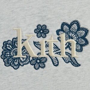 The Floral Lace Nelson Crewneck- Size XL- Light Heather Grey